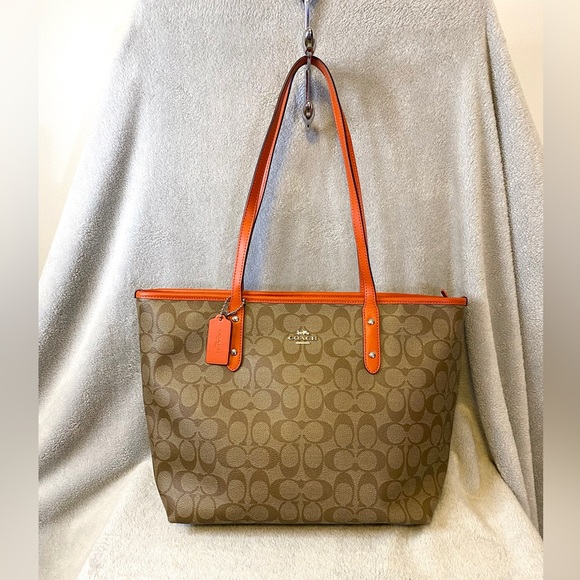 Coach Handbags - 🧡Coach Tote Signature C Coated Canvas